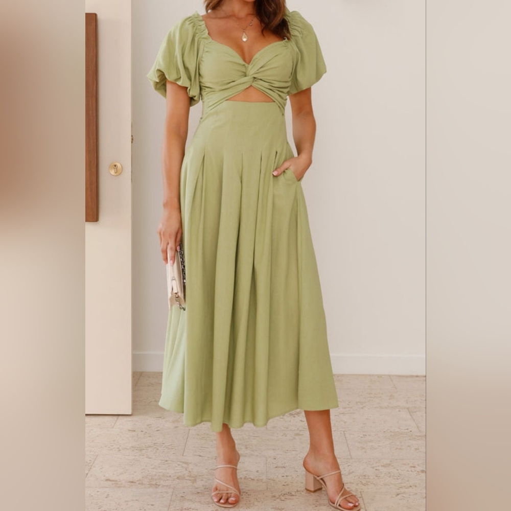 Elegant Green Sweetheart Neck Puff Sleeve Midi Dress